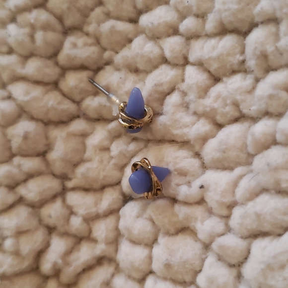 NWOT Never Worn Lucky Brand Post Earrings - Picture 2 of 2